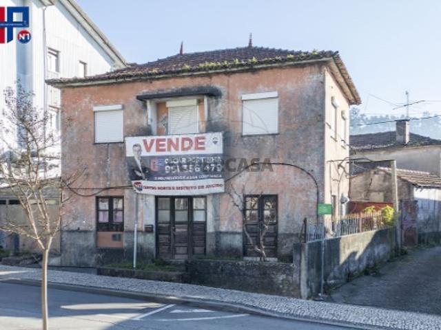 Moradia T4 em São Pedro de Castelões