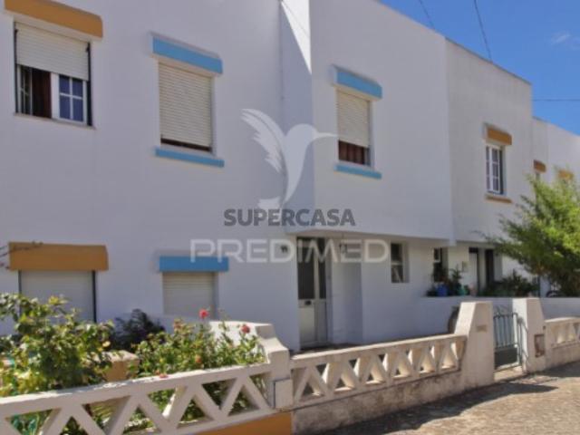 Moradia T4 em São Salvador e Santa Maria