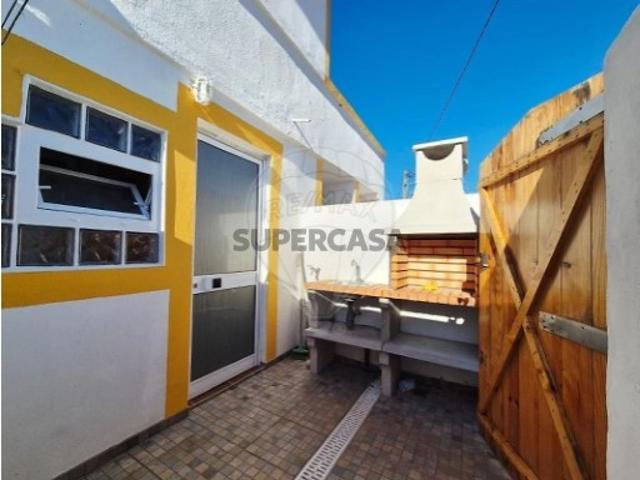 Moradia T4 em São Salvador e Santa Maria