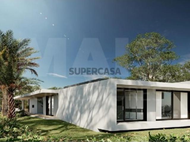 Moradia T4 em Salir de Matos