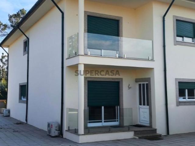 Moradia T4 em Santa Maria da Feira, Travanca, Sanfins e Espargo