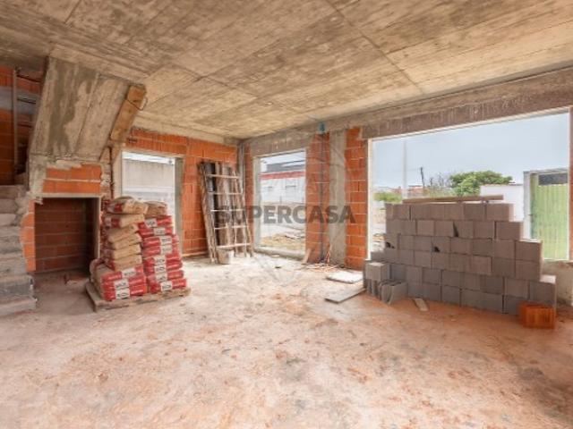 Moradia T4 em Santa Bárbara
