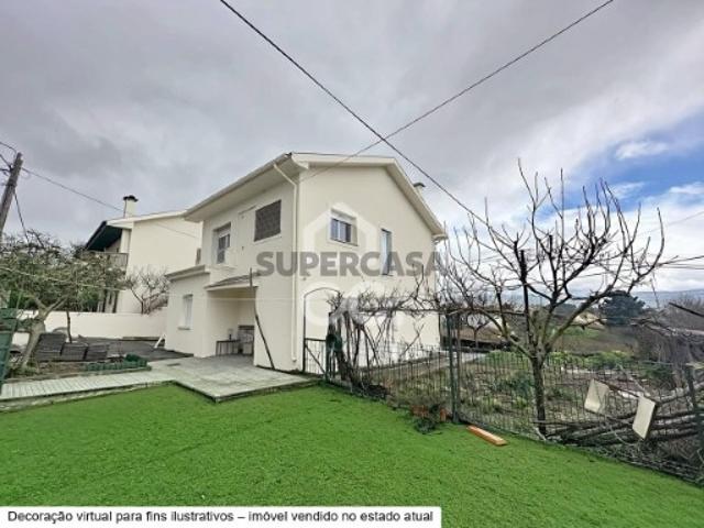 Moradia T4 em Santa Cruz/Trindade e Sanjurge