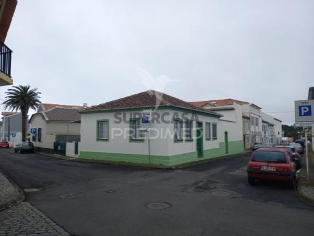 Moradia T4 em Santa Cruz