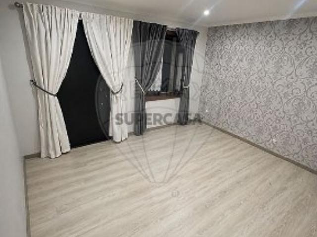 Moradia T4 em Santa Joana