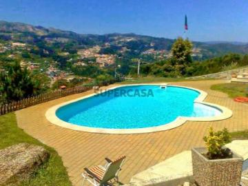Moradia T4 em Santa Leocádia e Mesquinhata