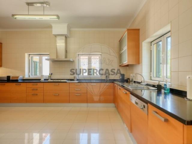 Moradia T4 em Santo Estevão