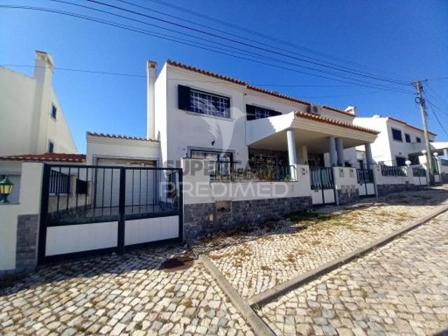 Moradia T4 em Santo Isidoro