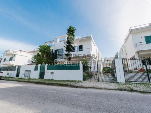 Moradia T4 em Sesimbra Castelo