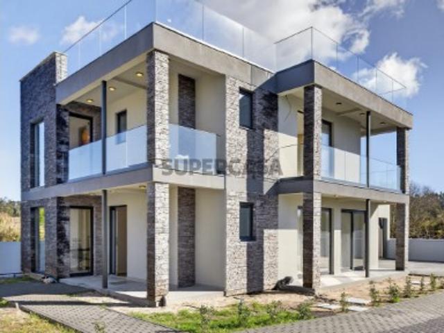 Moradia Ecológica de 4 Quartos com Jardim Privativo | Habitação Energeticamente Eficiente | Costa de Prata