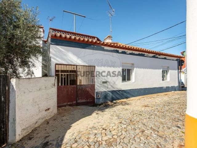 Moradia T4 em Torre de Coelheiros