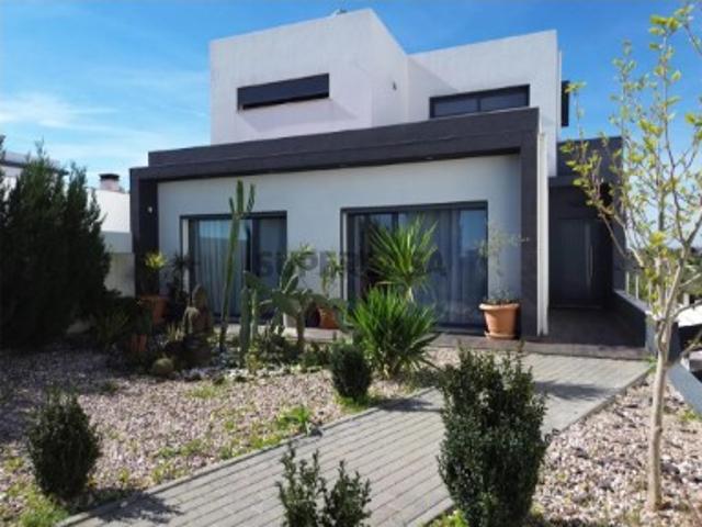 Moradia T4 em Torres Novas Santa Maria, Salvador e Santiago