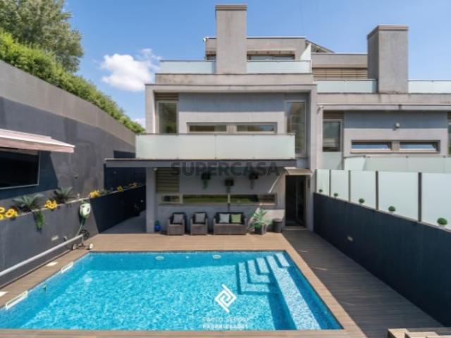 Moradia T4 em Valadares | Piscina | Totalmente Mobilada e Equipada