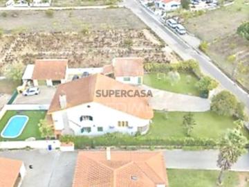 Moradia T4 em Vale de Santarém