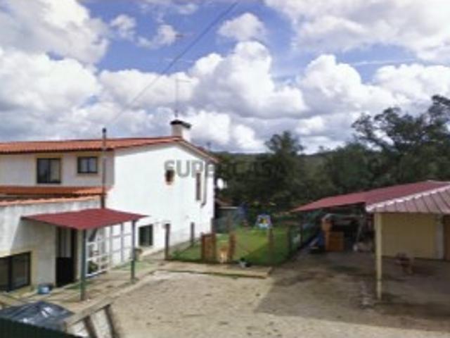 Moradia T4 em Vila Nova de Monsarros