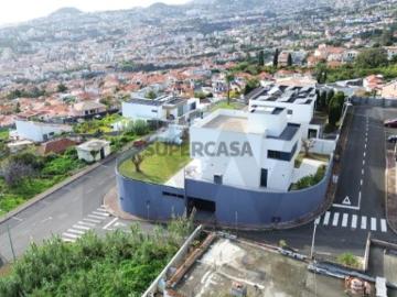 Moradia T4 Estilo Moderno no Funchal Quinta do Faial