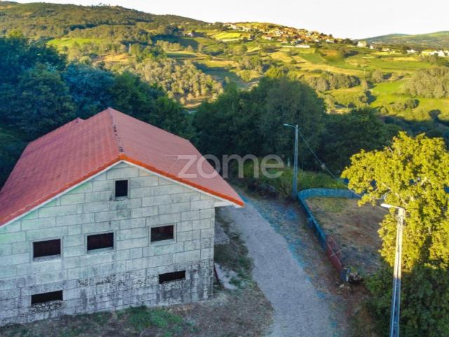 Moradia T4 Estrutura, em Covelães Montalegre