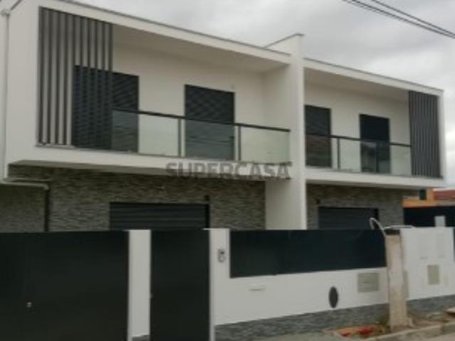 Moradia T4 Fernão Ferro