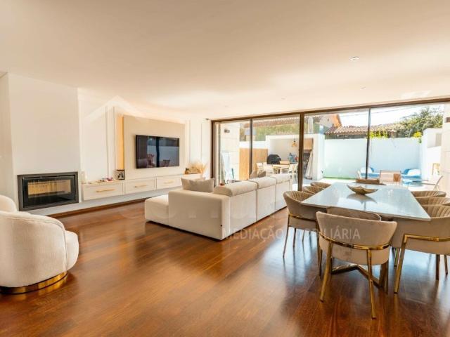 Moradia T4 geminada, a poucos minutos da praia, Madalena 0m² da Madalena e Samaiões