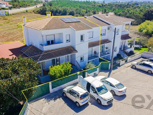Moradia T4 Geminada em Oliveira do Hospital Alto Padrão 244m² Oliveira do Hospital e São Paio de Gramaços