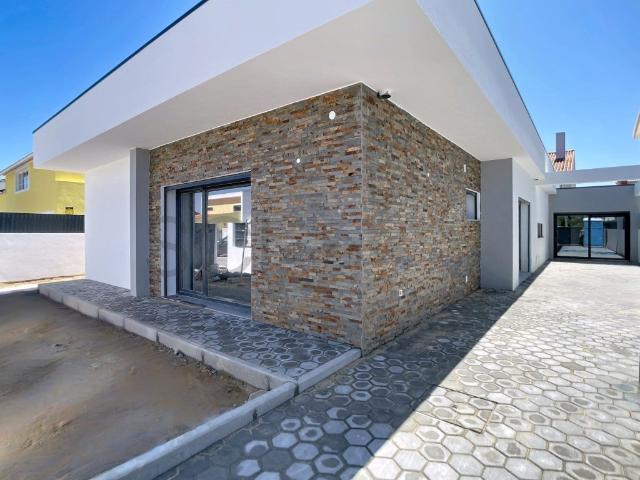 Moradia T4 Independente com Logradouro em Fernão Ferro 142m² Fernão Ferro