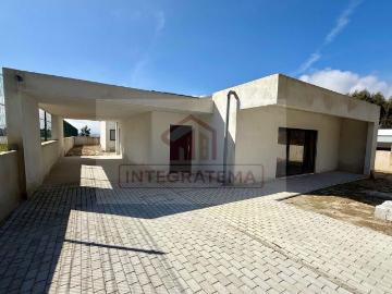 Moradia T4 individual com espaço de jardim 0m² Rio Maior
