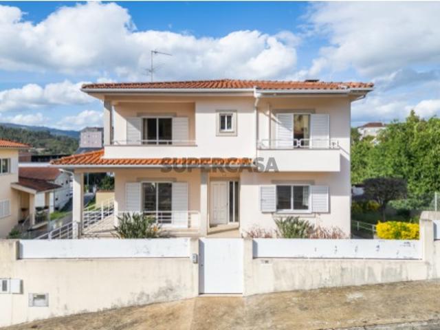 Moradia T4 Individual Vila Verde Centro