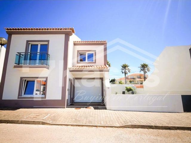 Moradia T4 Isolada 3 Suites + Terreno Urbano145 m2 | Santa. 0m² Santa Bárbara