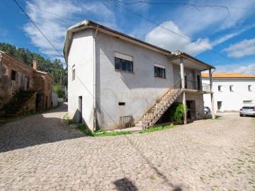 Moradia T4 isolada em Venda de Podentes