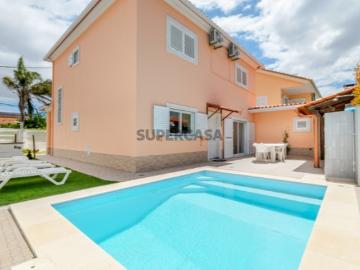 MORADIA T4 ISOLADA PISCINA AROEIRA