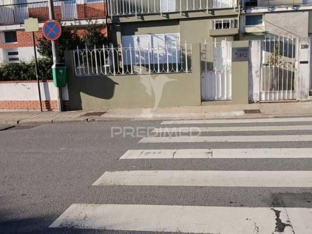 Moradia t4 junto ao metro de francos porto