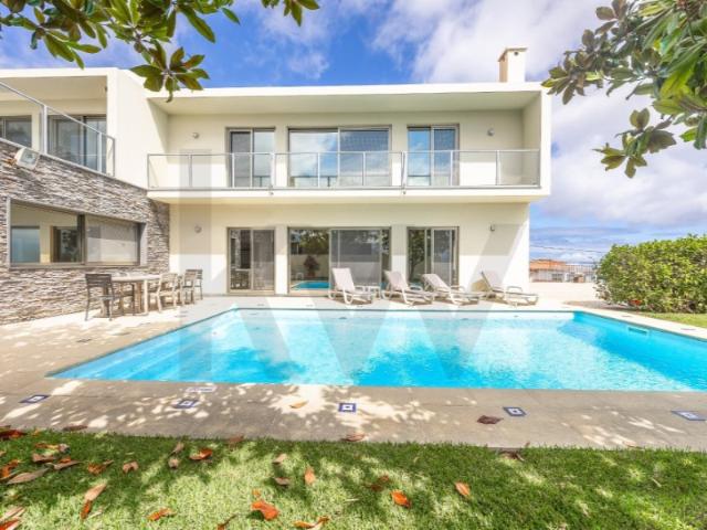 Moradia T4 Luxo, Piscina, Jardim e Vista Panorâmica sobre a Baía do Funchal | São Gonçalo