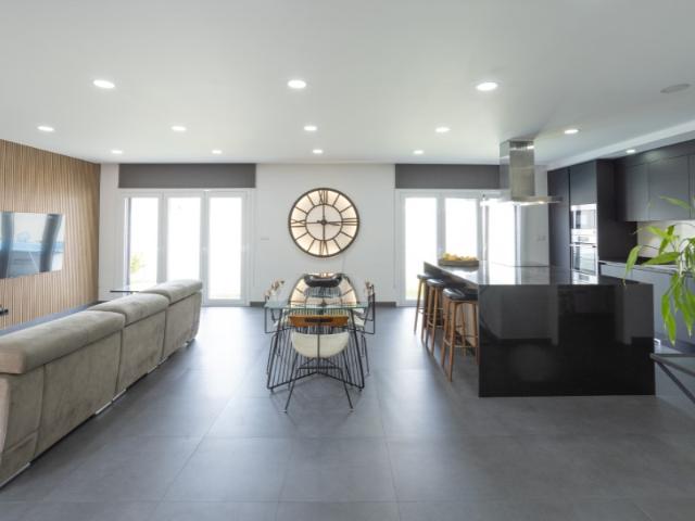 Moradia T4 Linhas Modernas OFERTA PISCINA