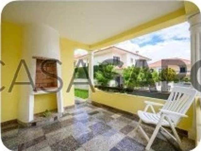 Moradia T4 para alugar em Almada