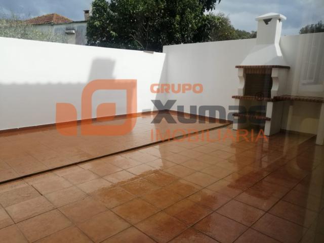 Moradia T4 para arrendamento! Com garagem, entre a cidade e praia!