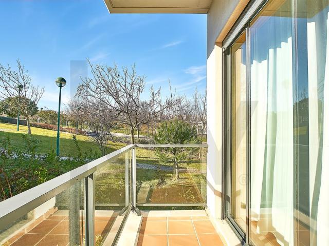 Moradia T4 para arrendamento com garagem para 4 viaturas no Oeiras Golf & Residence