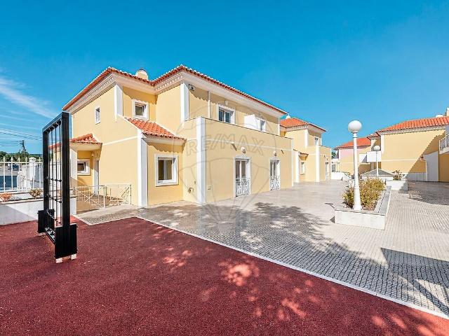 Moradia T4 para arrendar em Alcabideche, Cascais RE/MAX Portugal