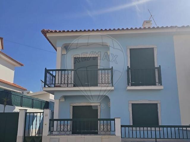 Moradia T4 para arrendar em Silveira, Torres Vedras RE/MAX Portugal