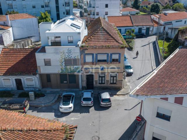 Moradia T4 para Reabilitação, Centro de Ovar