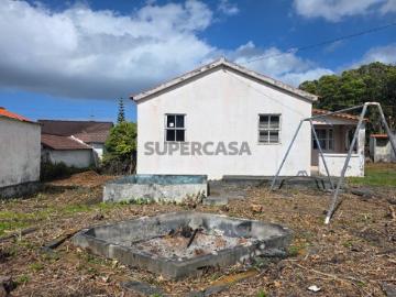 Moradia T4 para Recuperar Centro da Madalena, Ilha do Pico