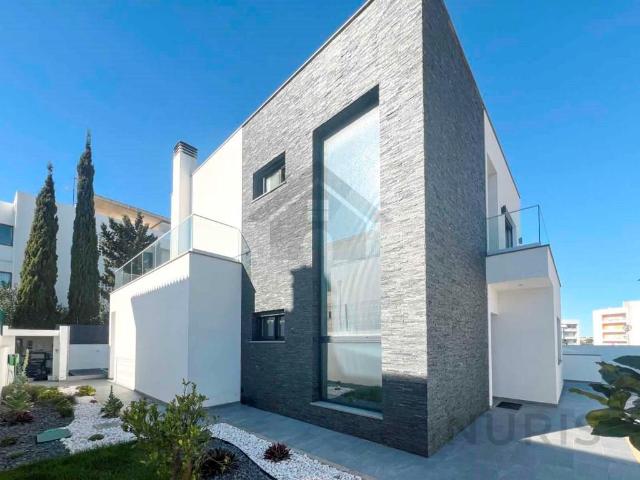 Moradia T4 para Venda em Portimão 200m² Portimão