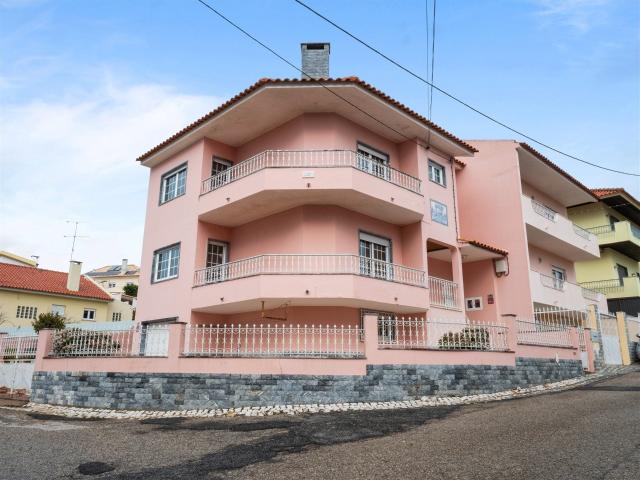 Moradia T4 para vender em Cascais 144m² Alcabideche