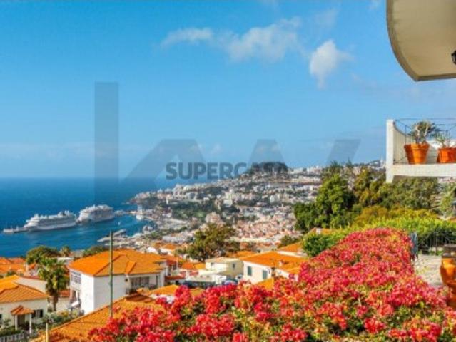 Moradia T4 Pedra Sina com Vista Panorâmica sobre o Funchal e o Mar |920 m² de Terreno