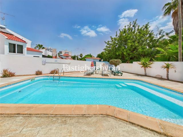 Moradia T4 Piscina, Garagem TaviraMoradia T4 com Piscina, Ja. 170m² Tavira Santiago