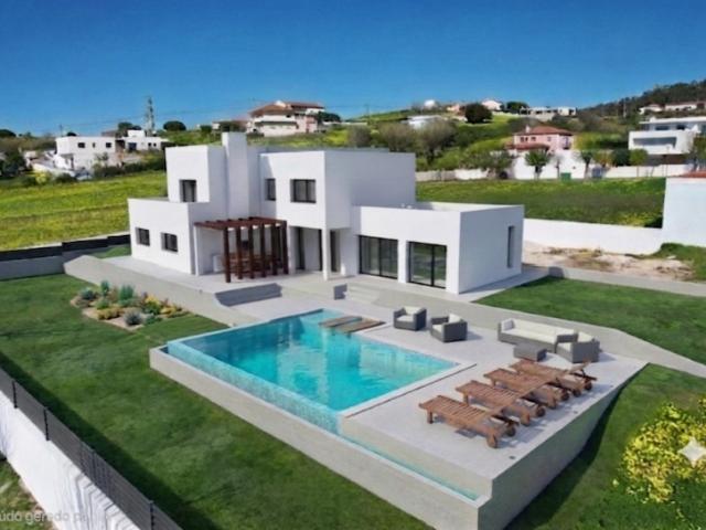 Moradia T4 Premium com piscina em Torres Vedras