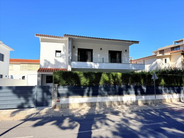 Moradia T4 com jardim no Bairro do Rosário, Cascais 245m² Cascais e Estoril