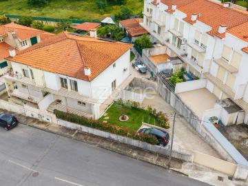 Moradia T4 renovada | Caldelas
