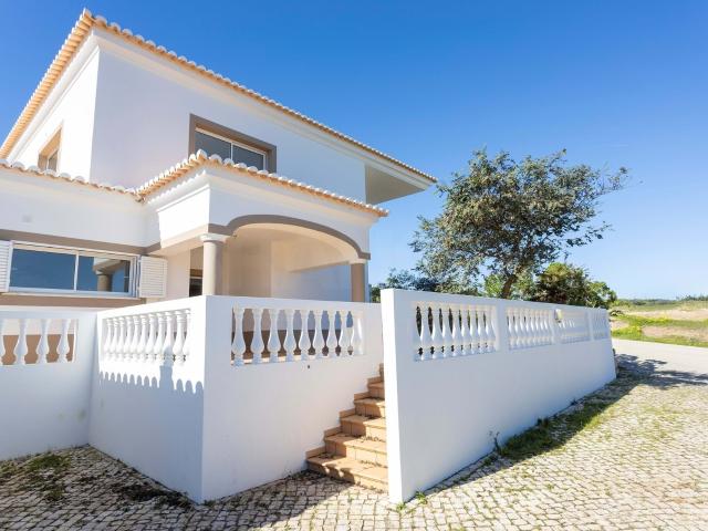 Moradia T4 Renovada com Vista Montanha Parque da Floresta. 468m² Budens