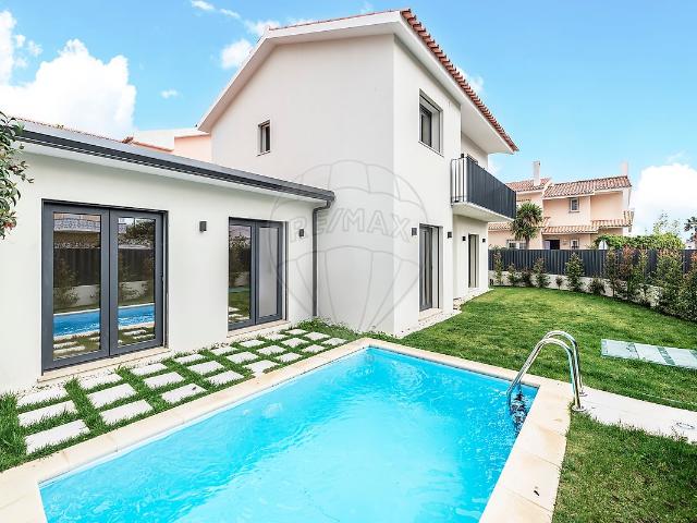 Moradia T4 Restaurada à Venda no Cobre, Cascais