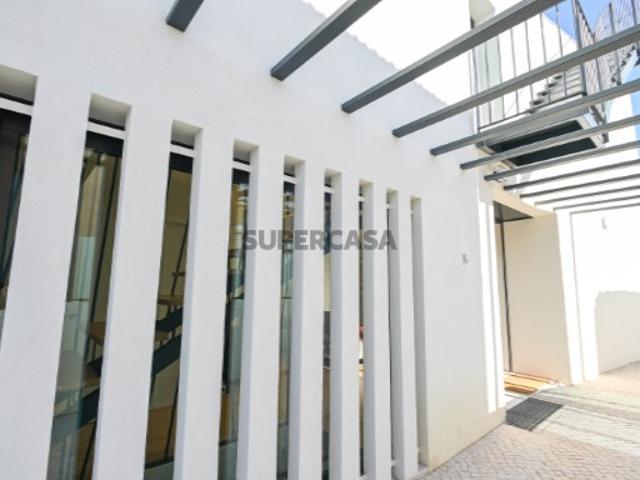 Moradia T4, Rooftop, Com Garagem, Vista Rio, Beato, Lisboa
